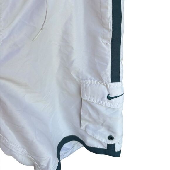 Nike White Swim Trunks Swim Shorts Men’s Size Small Mesh Lining And Pockets - Picture 4 of 10
